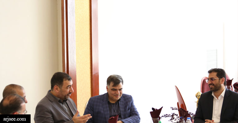  برگزاری نشست شهردار مشهد با با قائم‌مقام تولیت حرم‌مطهر علوی و تولیت مسجد کوفه 